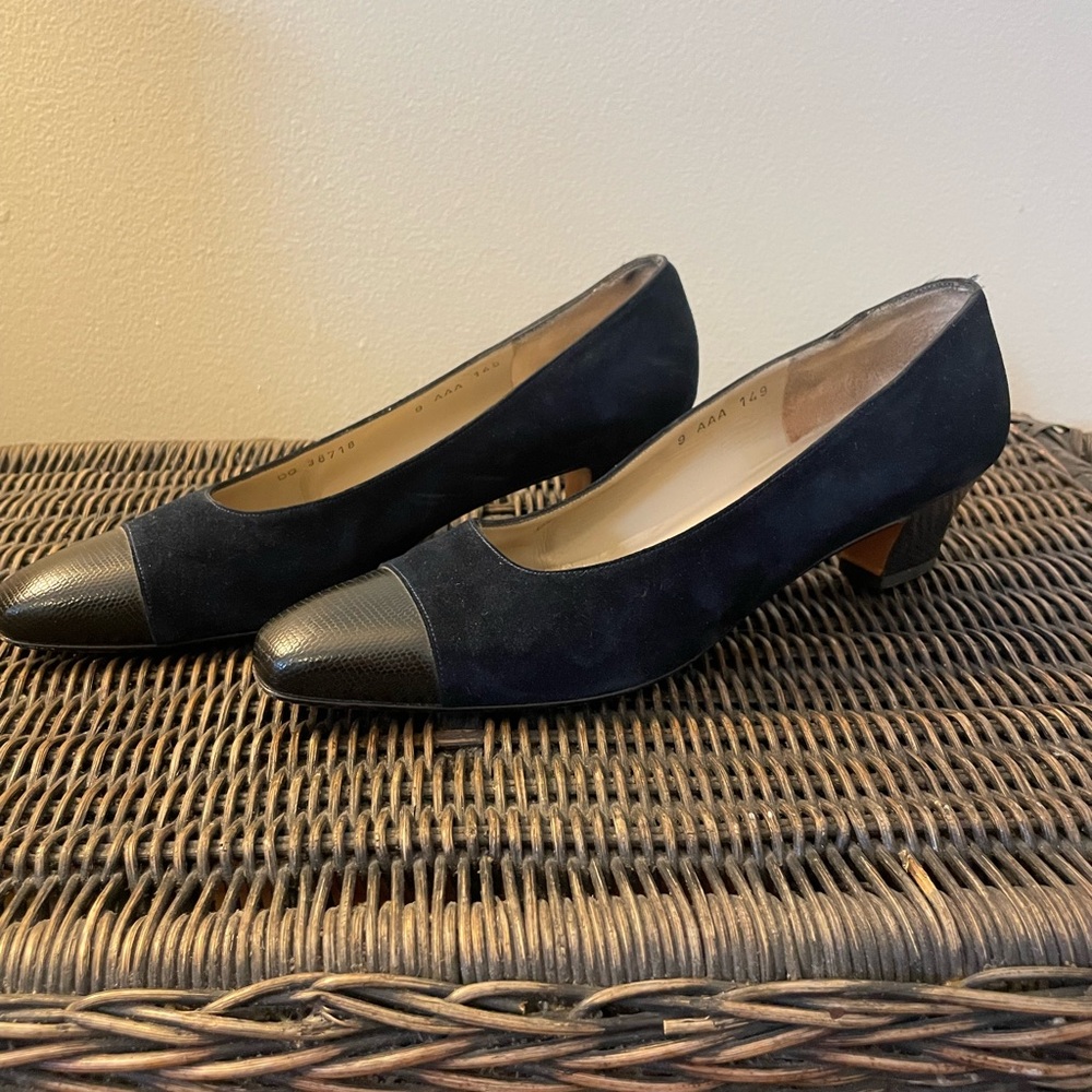 Salvatore Ferragamo Black Pumps Classic Design Size 9